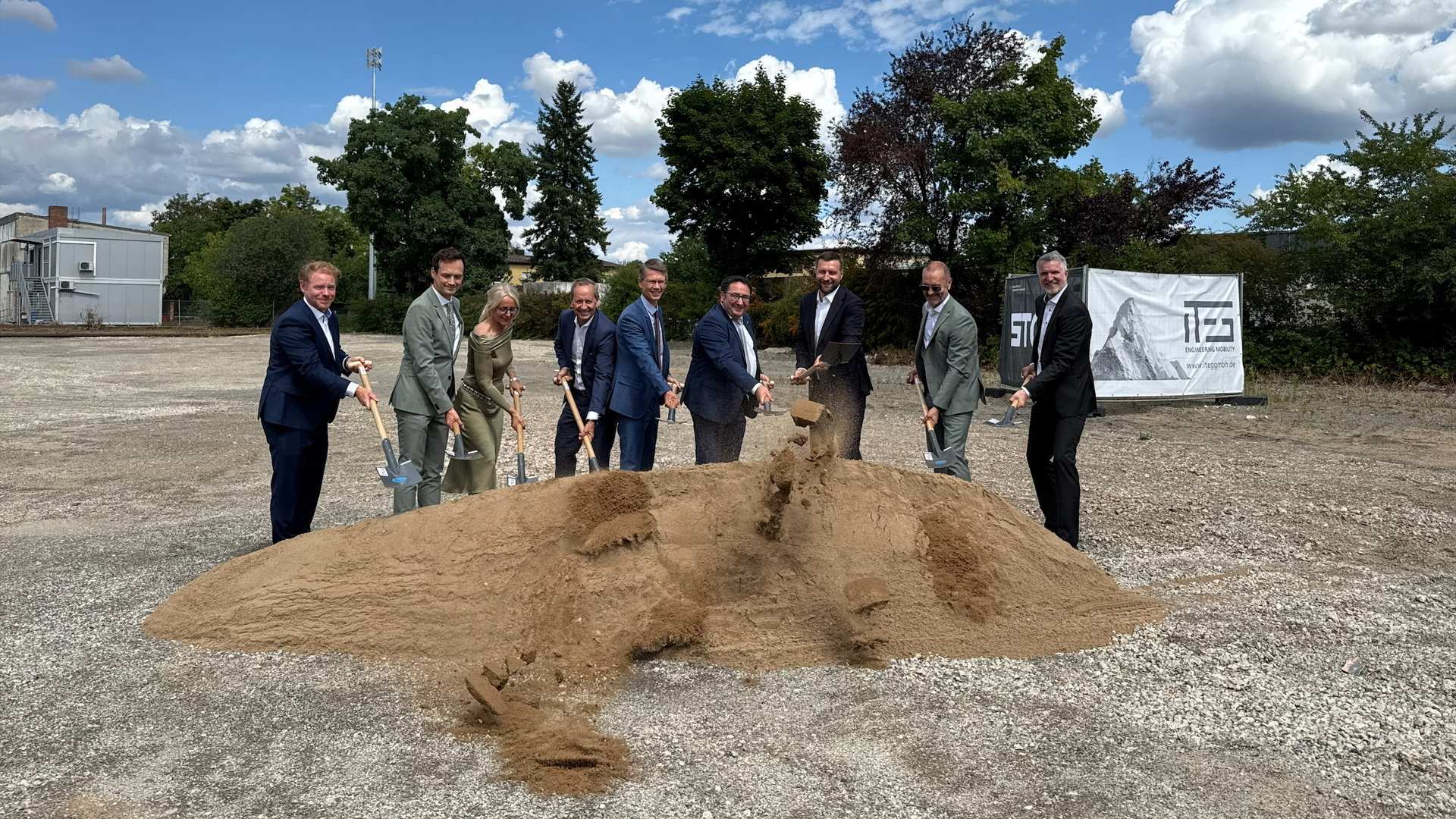 Gruppenfoto Spatenstich Wasserstoff-Tankstelle Schweinfurt